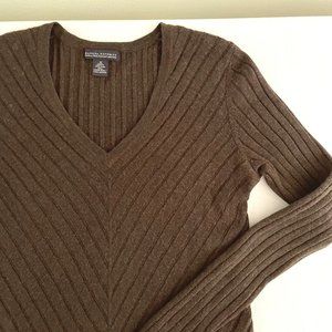 BANANA REPUBLIC 100% Extra Fine Italian Merino Wool brown women's sweater, size